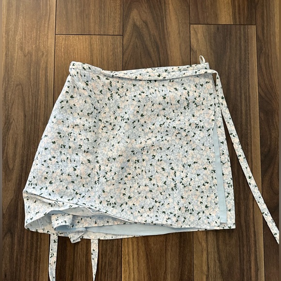 Aritzia Floral Wrap Skirt - Picture 1 of 2